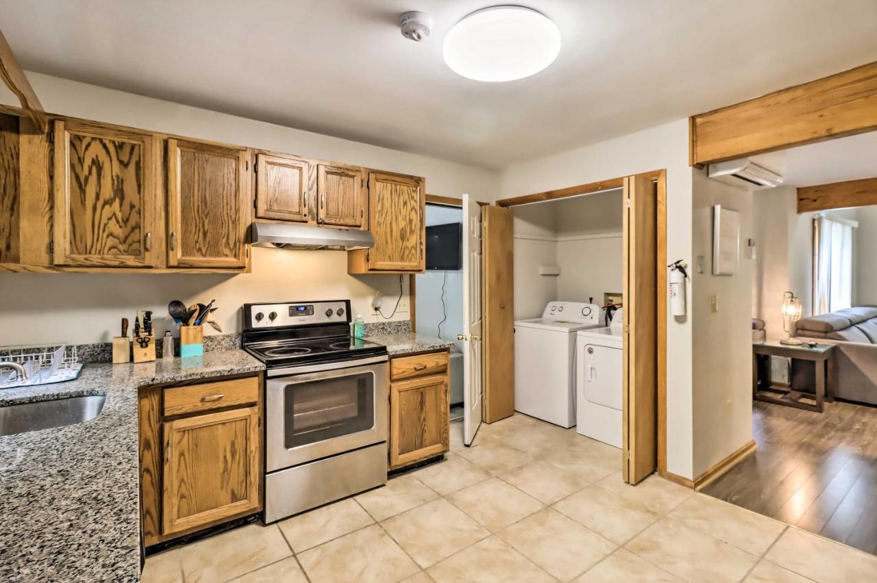 Holiday home Peaceful Poconos With Hot Tub And Game Room! Lake Harmony