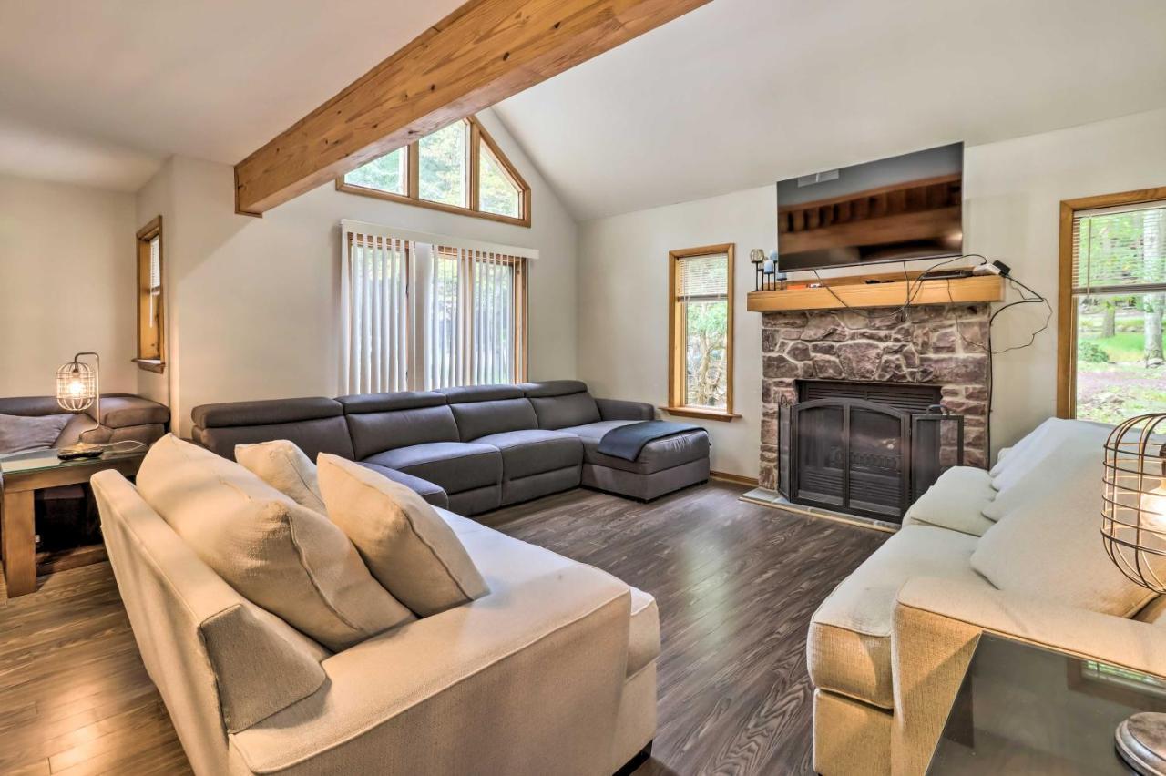 Holiday home Peaceful Poconos With Hot Tub And Game Room! *