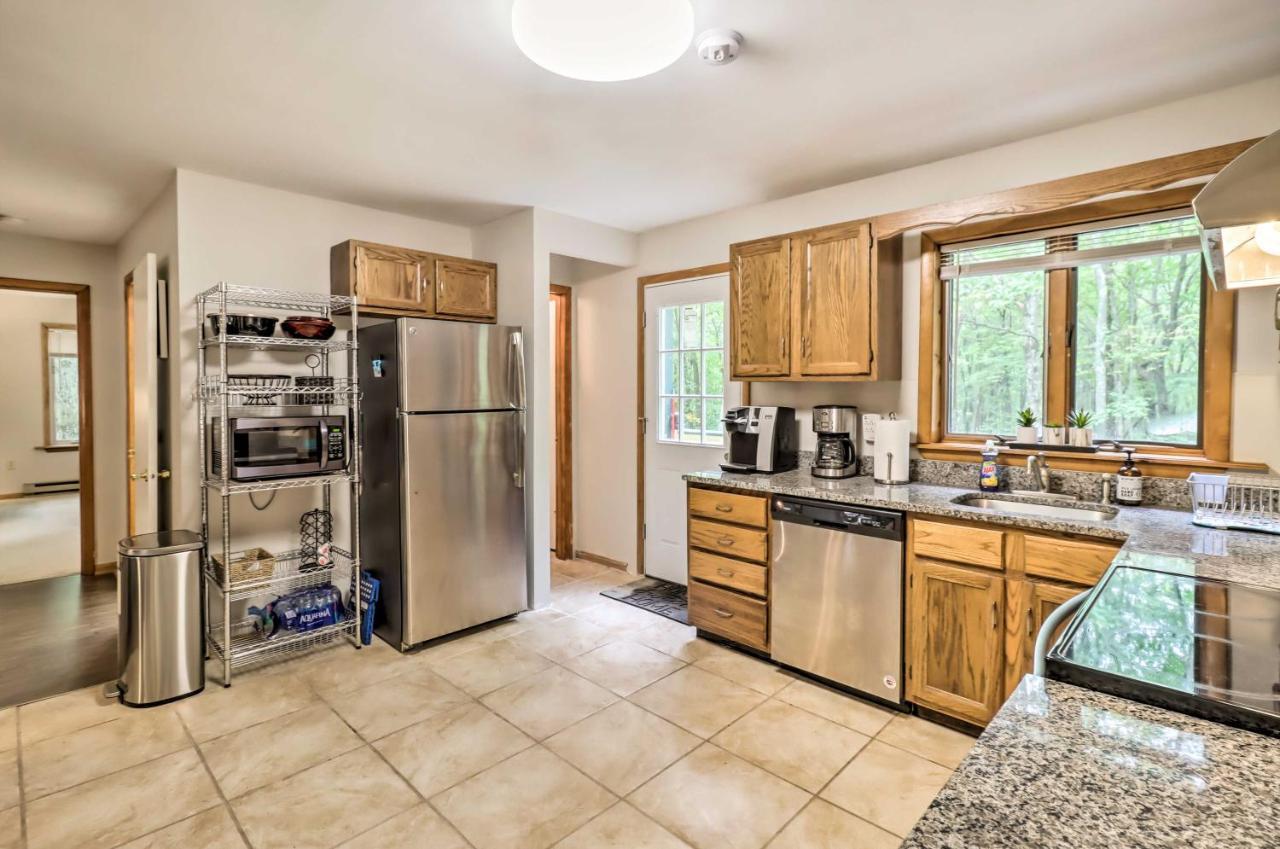 Peaceful Poconos With Hot Tub And Game Room! * Lake Harmony