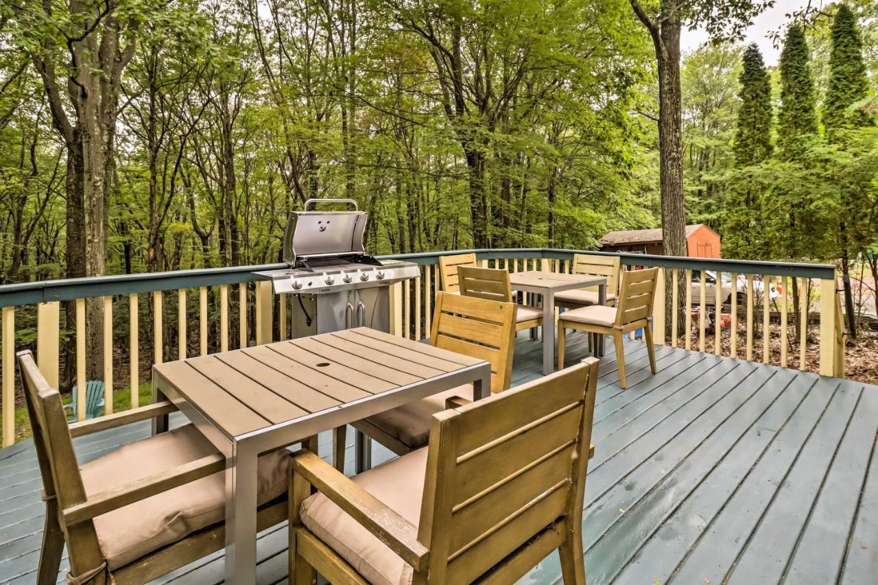 Peaceful Poconos With Hot Tub And Game Room! Holiday home Lake Harmony
