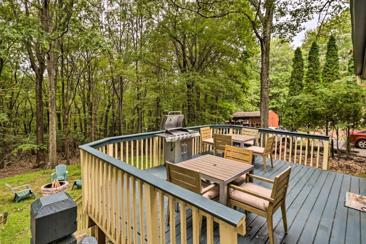 Peaceful Poconos With Hot Tub And Game Room!