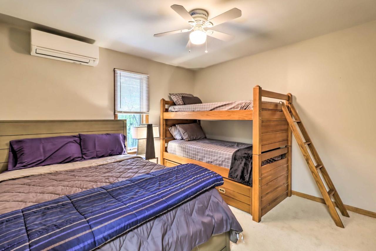 Peaceful Poconos With Hot Tub And Game Room! Holiday home